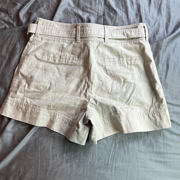 Aritzia Bataton size 10 high rise shorts classical style - Picture 4 of 4